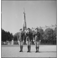 Les écoles militaires : l'école militaire et d'application du génie (arme) de Versailles, repliée en Avignon (Vaucluse).