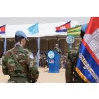 Discours de l'officier commandant le détachement cambodgien de la MINUSMA (mission multidimensionnelle intégrée des Nations Unies pour la stabilisation au Mali), lors d'une cérémonie sur la PFDR (plateforme désert relai) de Kidal.