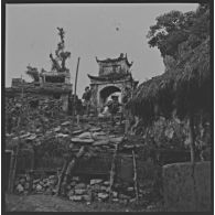 Contre-attaque et reprise du rocher de Ninh Binh.