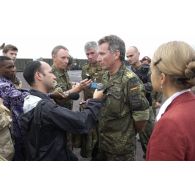 interview du général de corps d'armée allemand Karlheinz Viereck commandant l'opération EUFOR RDC.