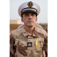 Portrait du major Cyrille, chargé de prévention, récipiendaire de la médaille Militaire à Gao, au Mali.