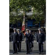 Revue des troupes des EOAA (écoles des officiers de l'armée de l'Air) lors de la cérémonie du 14 juillet 2011.