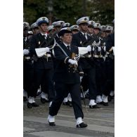 Défilé à pied de la gendarmerie maritime lors de la cérémonie du 14 juillet 2011.