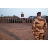 Le colonel Loïc Créachcadec du 5e régiment d'hélicoptères de combat (RHC) prend le commandement du groupement tactique aéromobile Hombori à Gao, au Mali.