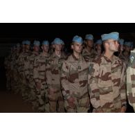 Rassemblement d'une section du 1er régiment de tirailleurs (RTir) pour une cérémonie à Gao, au Mali.