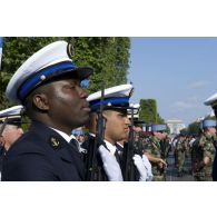 Revue des troupes de la gendarmerie maritime des forces de souveraineté pour le théâtre des Antilles lors de la cérémonie du 14 juillet 2011.