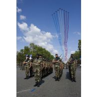 Défilé aérien d'ouverture des neuf Alphajet de la PAF (patrouille de France) au-dessus du RSMA-R (Réunion) lors de la cérémonie du 14 juillet 2011.