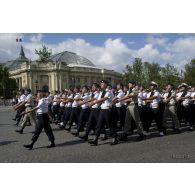 Défilé à pied de l'EFSOAA (école de formation des sous-officiers de l'armée de l'Air) lors de la cérémonie du 14 juillet 2011.