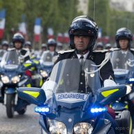 Défilé motorisé de l'escadron motocycliste de la Gendarmerie nationale lors de la cérémonie du 14 juillet 2011.