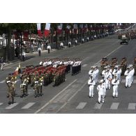 Défilé à pied des unités représentant les forces de souveraineté sur le théâtre Océan pacifique lors de la cérémonie du 14 juillet 2011.