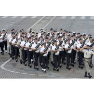 Défilé à pied de l'EFSOAA (école de formation des sous officiers de l'armée de l'Air) lors de la cérémonie du 14 juillet 2011.