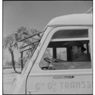 Portrait du conducteur en chef de la Compagnie générale transsaharienne.