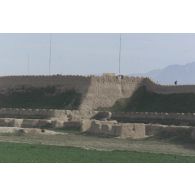 Remparts de la citadelle de Quala i Jangi près de Mazar e Charif.