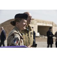 Le général d'armée aérienne Philippe Lavigne visite la base aérienne projetée (BAP) en Jordanie.