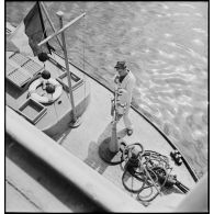 La police de la navigation lors de l'arraisonnement du cargo italien Tagliamento.