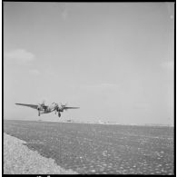 Un B-26 à l'atterrissage.