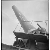 Divers plans rapprochés du tube de 400 mm de l'obusier de l'ALVF (artillerie lourde sur voie ferrée), baptisé maréchal-des-logis Lebeau.