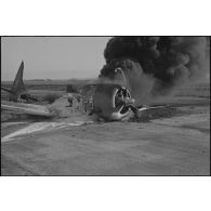 Crash d'un bombardier en piqué Douglas SDB-5 Dauntless de la flottille 3FB sur une des pistes d'envol de la base de Cognac.