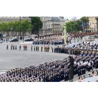 Les troupes sont réunies sur la place de la Concorde avant de défiler lors de la cérémonie du 14 juillet 2020.