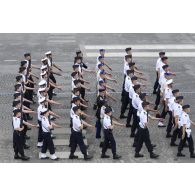 Défilé à pied des élèves de l'école de formation des sous-officiers de l'armée de l'air (EFSOAA) lors de la cérémonie du 14 juillet 2020 sur la place de la Concorde.