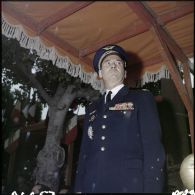 Le général de corps d'armée aérien Edmond Jouhaud, commandant la 5ème région aérienne (RA).