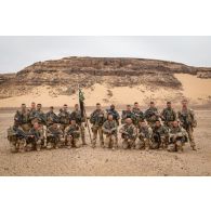 Portrait de groupe des soldats du 1er régiment de chasseurs (RCh) sur l'axe Berliet, au Niger.