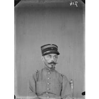 [Portrait d'un officier de l'infanterie coloniale.]