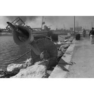 Destructions dans le port de Tripoli.