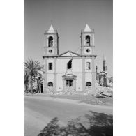 L'église ou cathédrale de Sfax, vue de la place Philippe Thomas.
