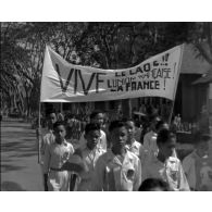 Signature des accords franco-laotiens à Vientiane.