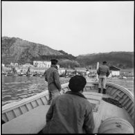 Un groupe de marins du Génie à Oran.