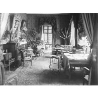266. [Madagascar, 1900-1902. Salon du colonel Lyautey.]