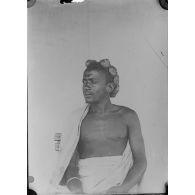 284. [Madagascar, 1900-1902. Portrait d'un Malgache.]