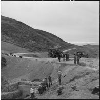 Ouverture de route dans les monts du Tessala par le 63ème bataillon du Génie.