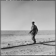 Portrait d'un légionnaire pendant une patrouille à pied.
