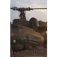 Hélicoptère de combat Gazelle de l'ALAT (aviation légère de l'armée de terre) au sol équipé d'une caméra thermique Keops.