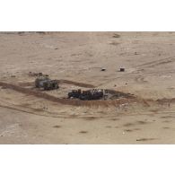 Vue aérienne d'installations radar irakiennes détruites aux abords de la base aérienne d'Al Salman.