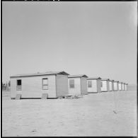 Les baraquements du camp de la Société commerciale et minière pour l'Afrique du Nord (SOCOMAN) à M'Sila.