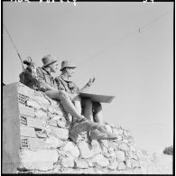 Vallée de la Soumman. Travaux de construction par le 2e régiment de parachutistes coloniaux (RPC).