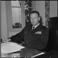 Alger. Portrait du général Maurice Challe adjoint interarmées depuis le 1er octobre 1958.