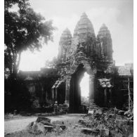 [Angkor le 10 septembre 1946.]