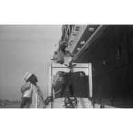 [Voyage retour de Claude Brézillon sur le paquebot André Lebon entre Saïgon et Marseille, 6 juillet - 7 août 1947. Escale à Djibouti.]