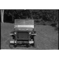 [Une jeep de la deuxième division blindée pendant la deuxième guerre mondiale.]