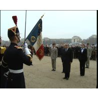 Cérémonie nationale d'hommage aux morts pour la France de la guerre d'Algérie et des combats du Maroc et de la Tunisie le 5 décembre 2004.