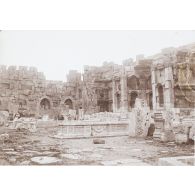 [Site antique de Baalbek au Liban, juin 1923 - mars 1924.]
