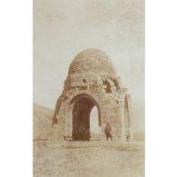 [Monument au Proche-Orient, juin 1923 - mars 1924.]