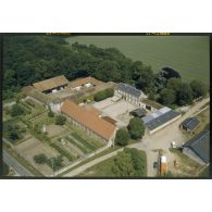 Lisses (91). La ferme des Folies : futur centre de recherche et de formation Léonard de Vinci.