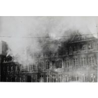 1084. Reims. Hôtel de Ville. 3 mai 1917. 15 h.7. [légende d'origine]