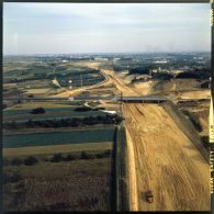 Champlan (91). Vue générale du tracé de l'autoroute A87 et de l'échangeur avec la RN 188 (chantier en cours).