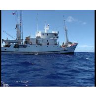 Le Marara, navire de prélèvements du Service mixte de surveillance radiologique et biologique (SMSRB).